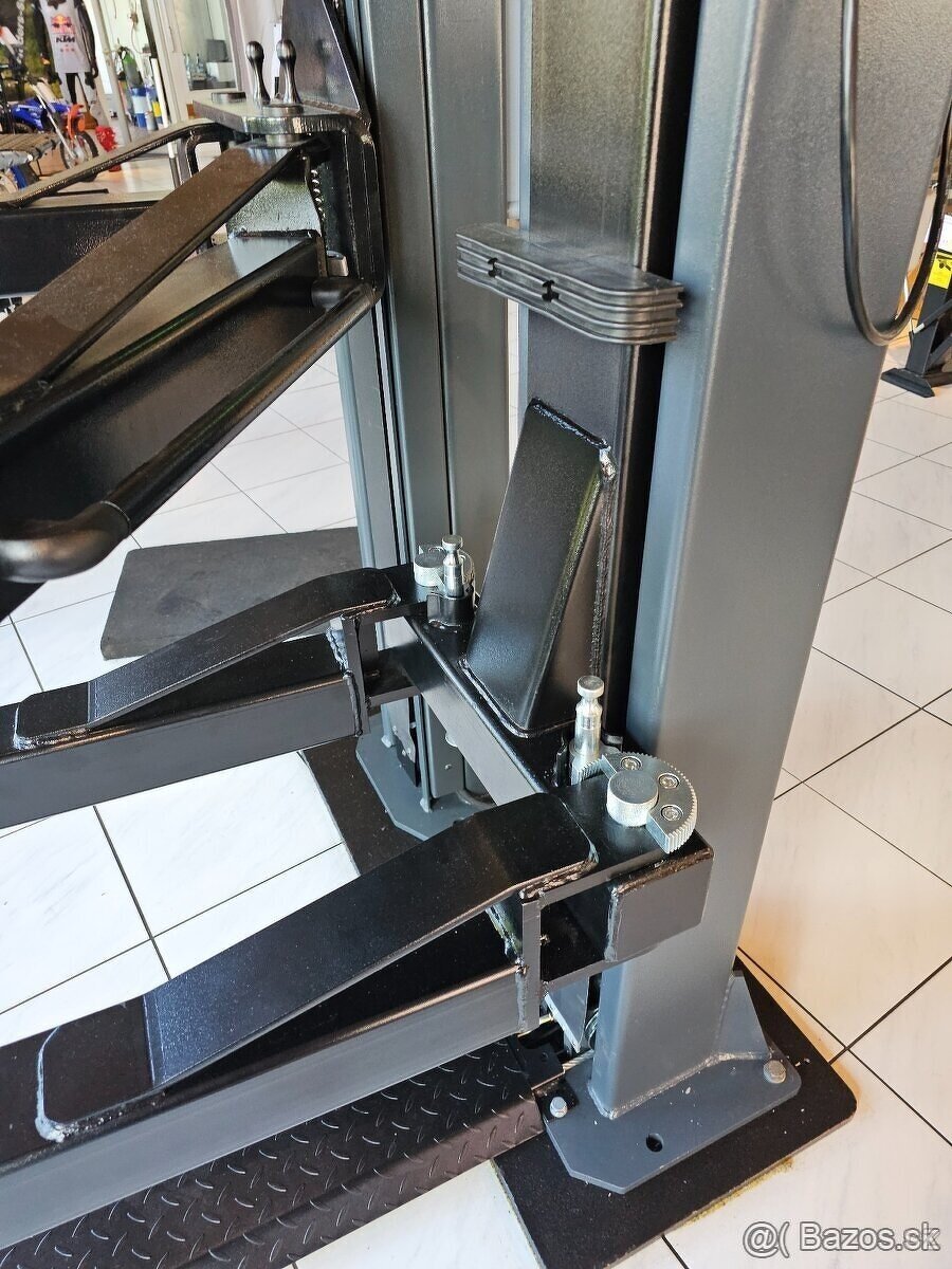 Dvousloupovy hydraulický zvedák WEBER 4.2T a 4.5T - 5