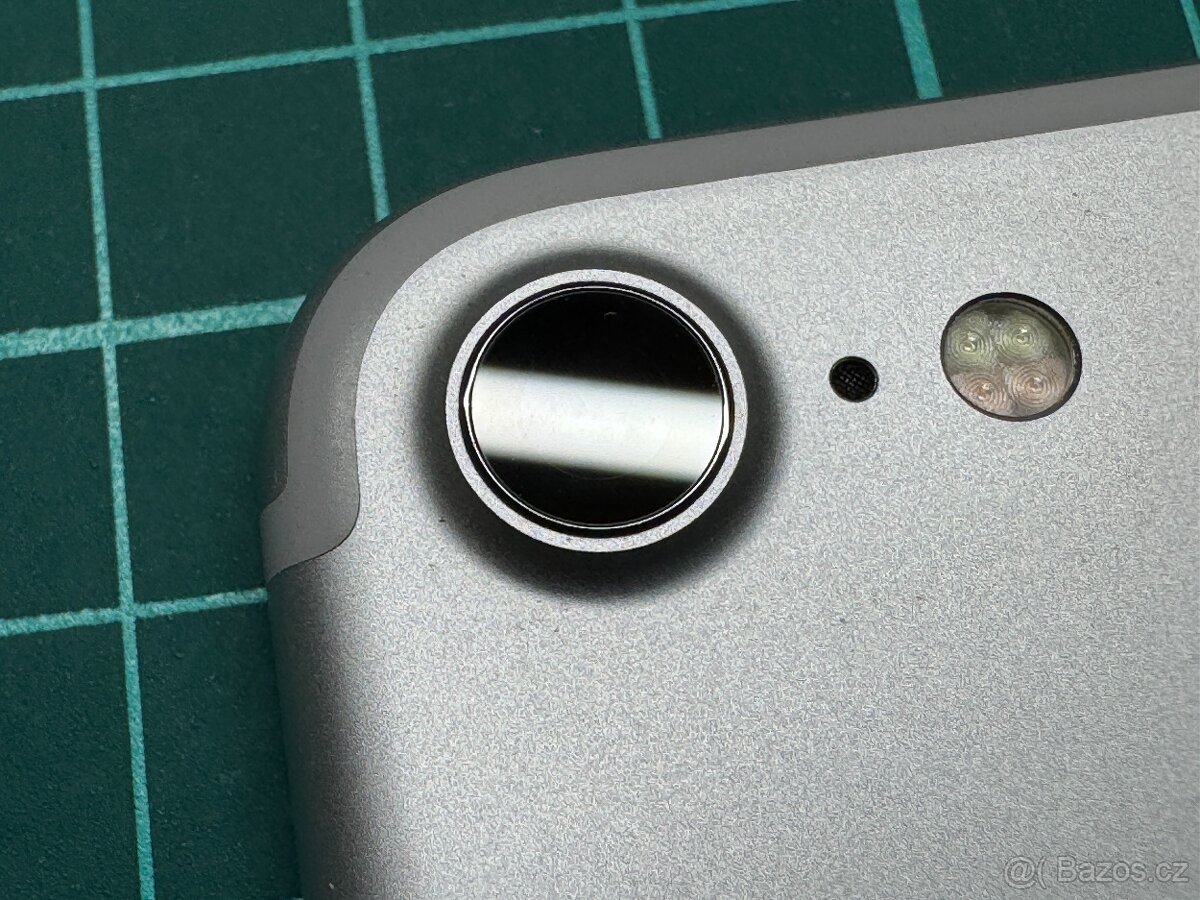 Apple iPhone 7 128 GB silver + náhradní díly - 5