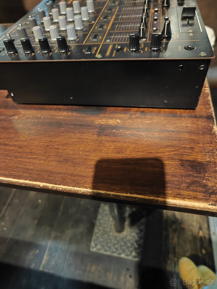 Pioneer DJM 600. Top Stav - 5