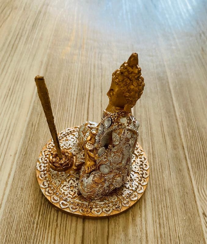 Zlatá soška Buddha - 5