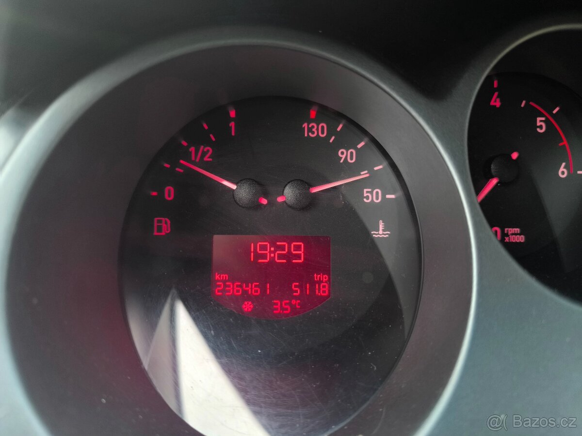 Seat Altea nafta 77 kW rok 2005/12 - 5