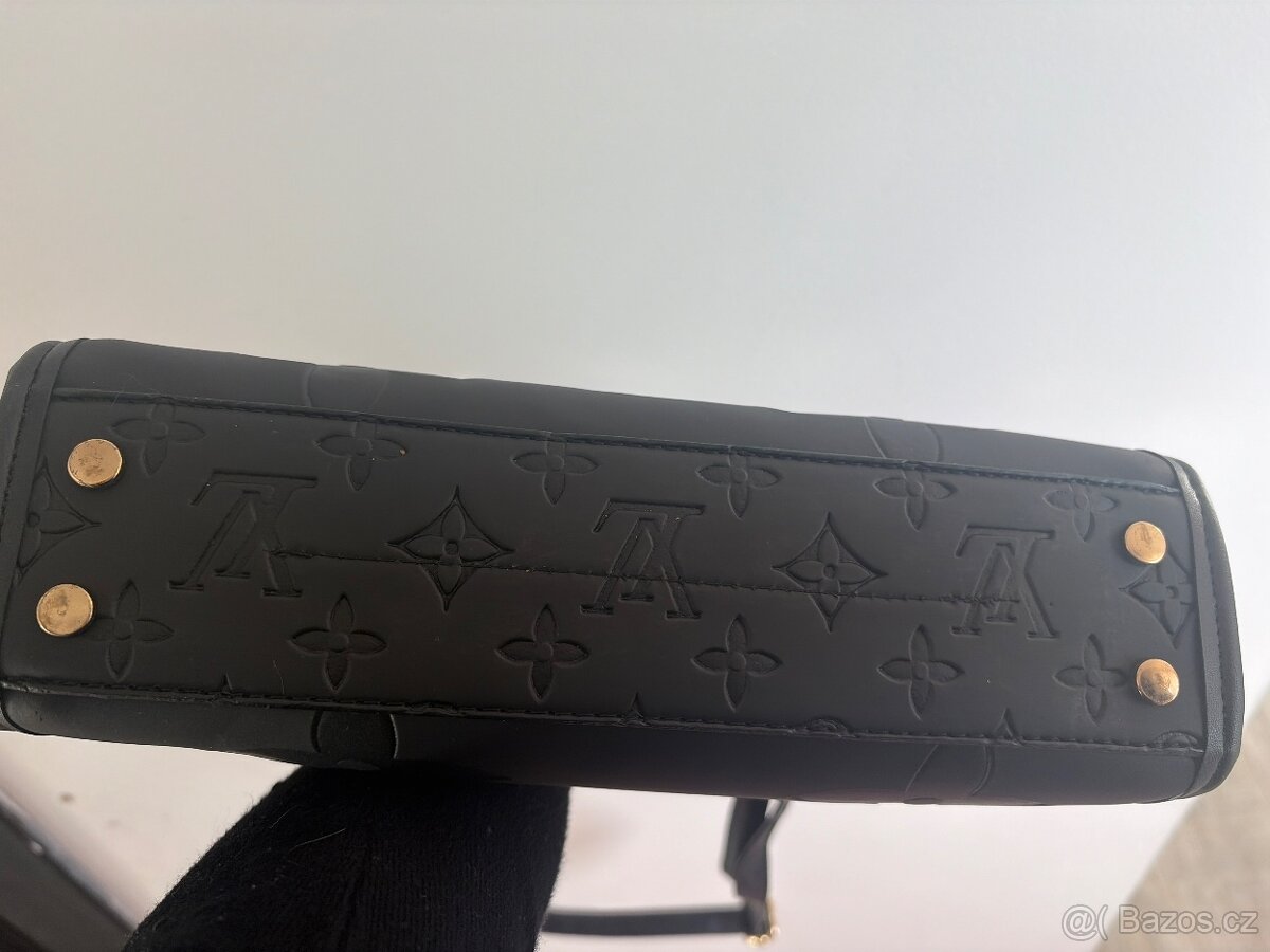 Elegantní černá kabelka - 5