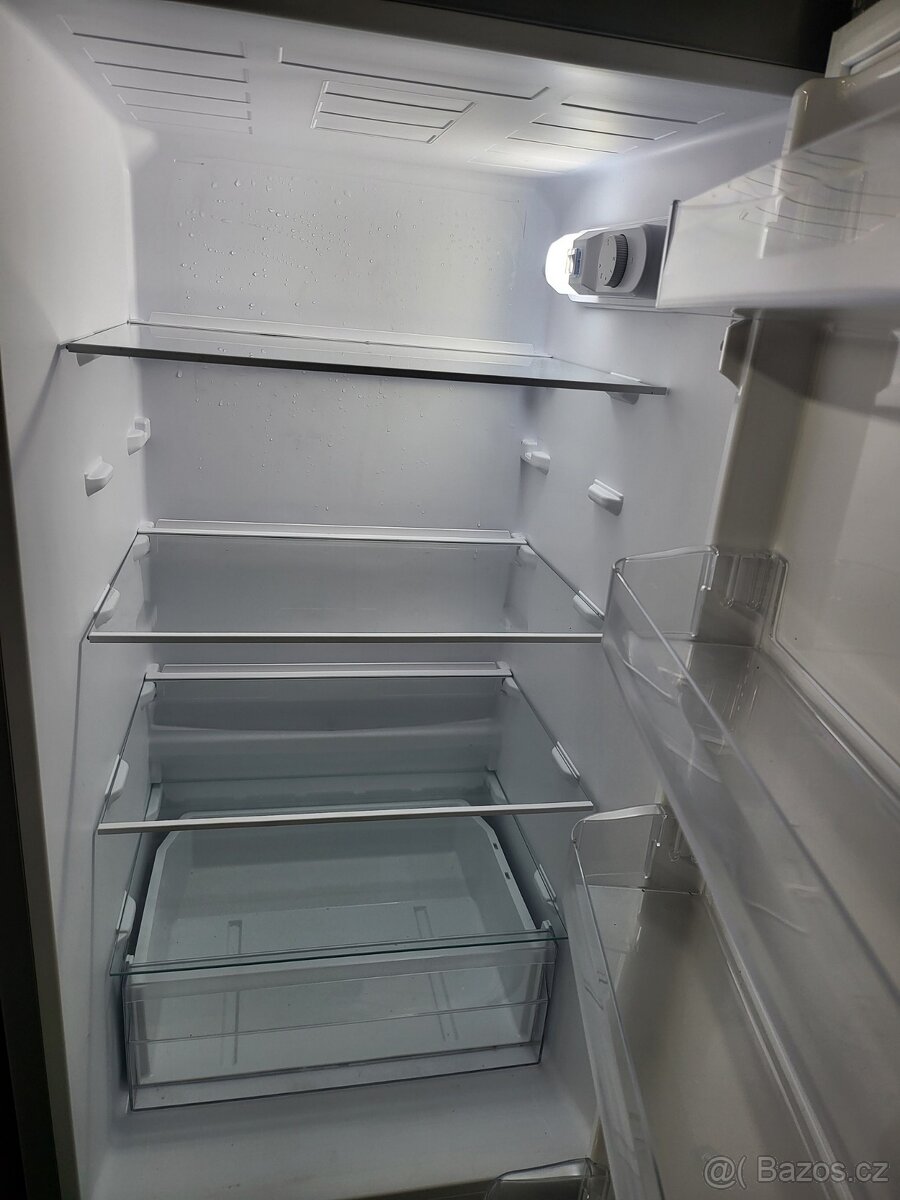 stříbrnošedá lednice 170cm, 3šuplíkový mrazák - 5