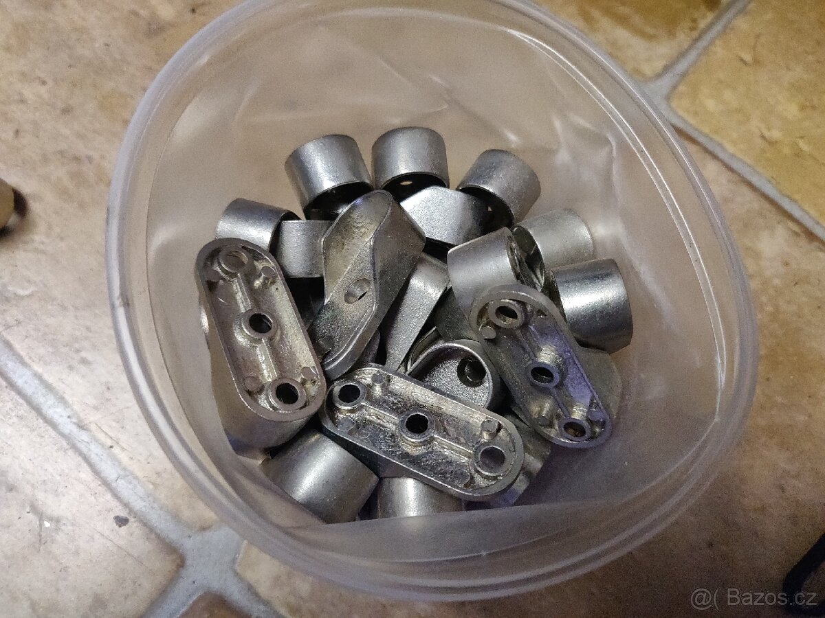 Držák šatní tyče - kov - 5