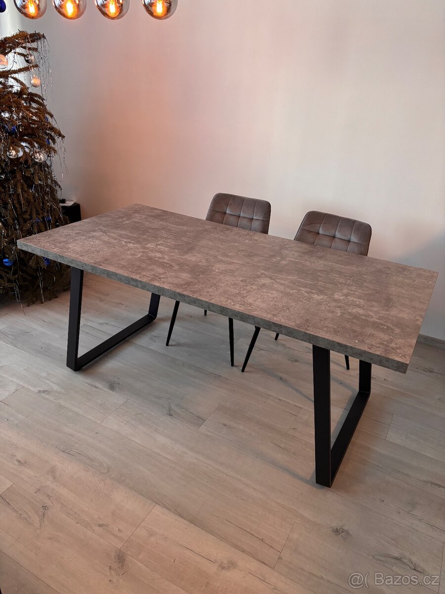 Jídelní stul - 5