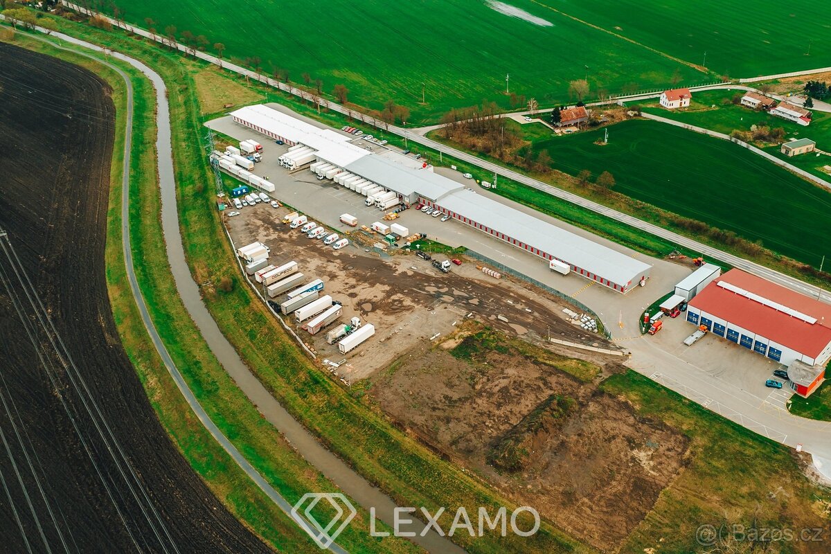 Prodej pozemku pro komerční výstavbu - 5400 m² - Měnín - 5