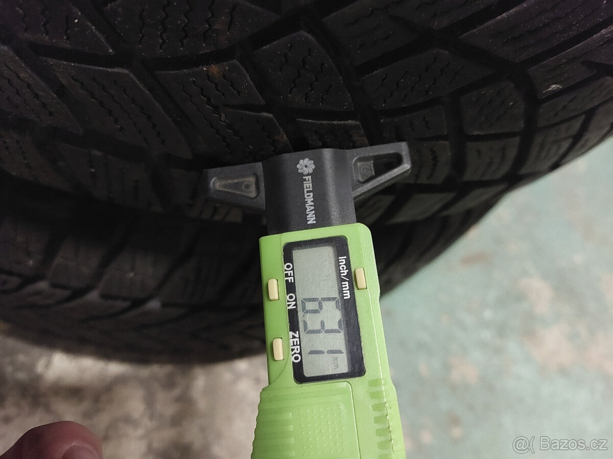 215/45 R18 93V Goodyear UG Performance zimní 4ks - 5