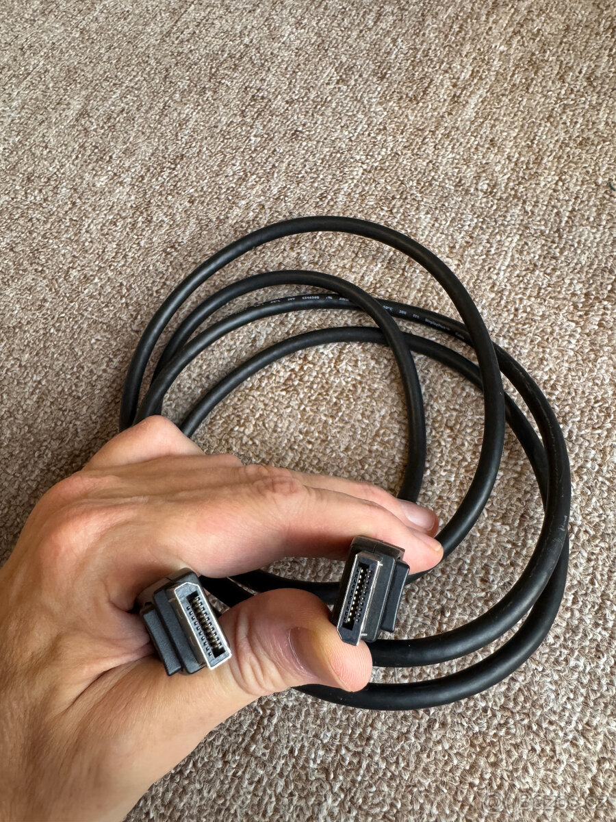 Kabely a adaptéry/konvertory/redukce: různé - 5