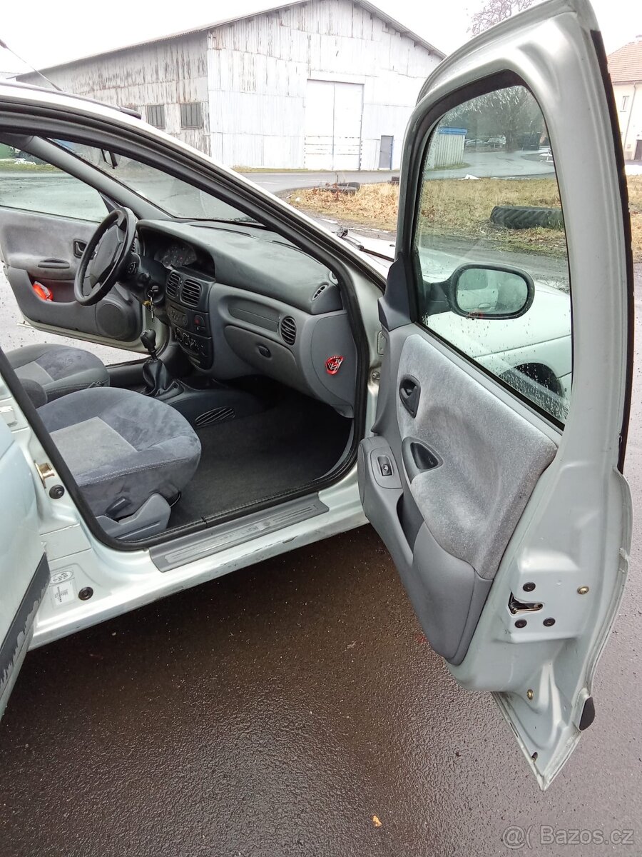 Renault Megané 1.6 16v Grandtour - 5