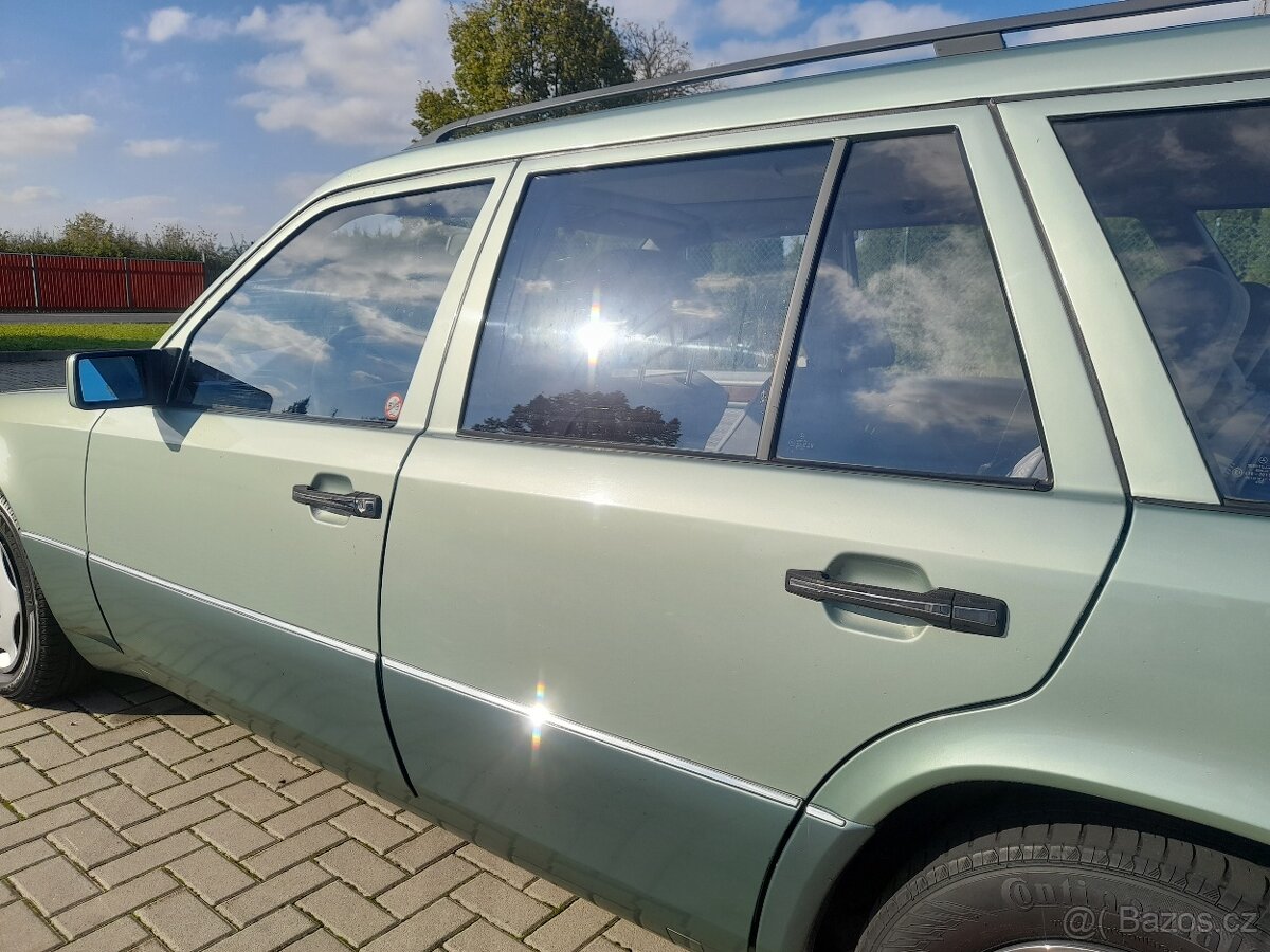 Mercedes Benz S124 200TE - 5