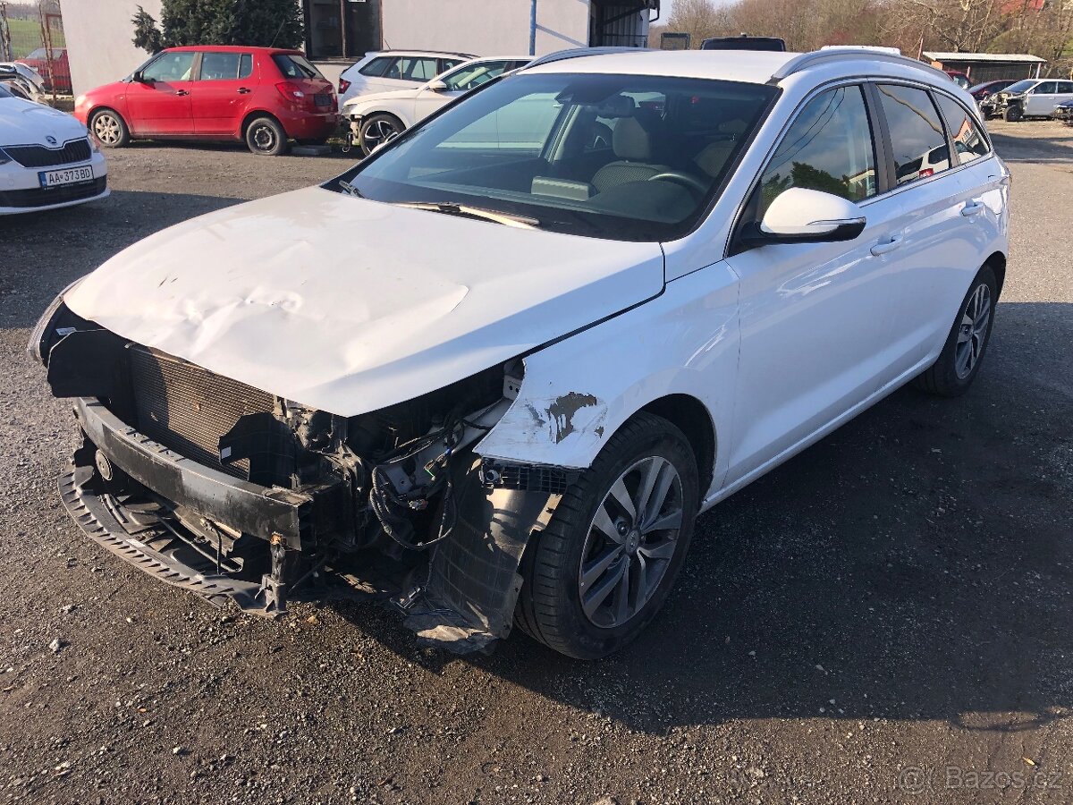 Hyundai I30 combi 1.4i POJÍZDNÉ 78000KM - 5