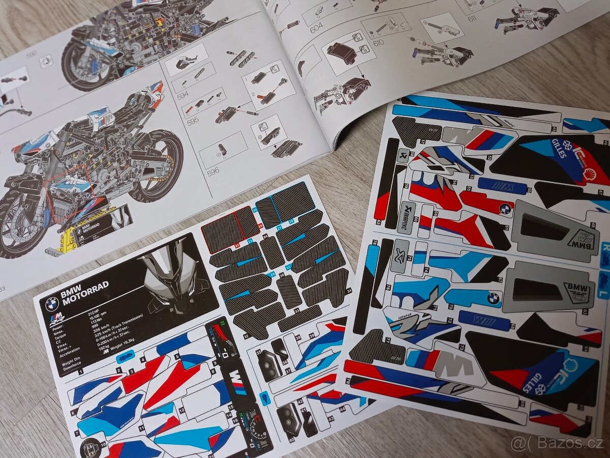 model TECHNIC - BMW M1000RR - 5