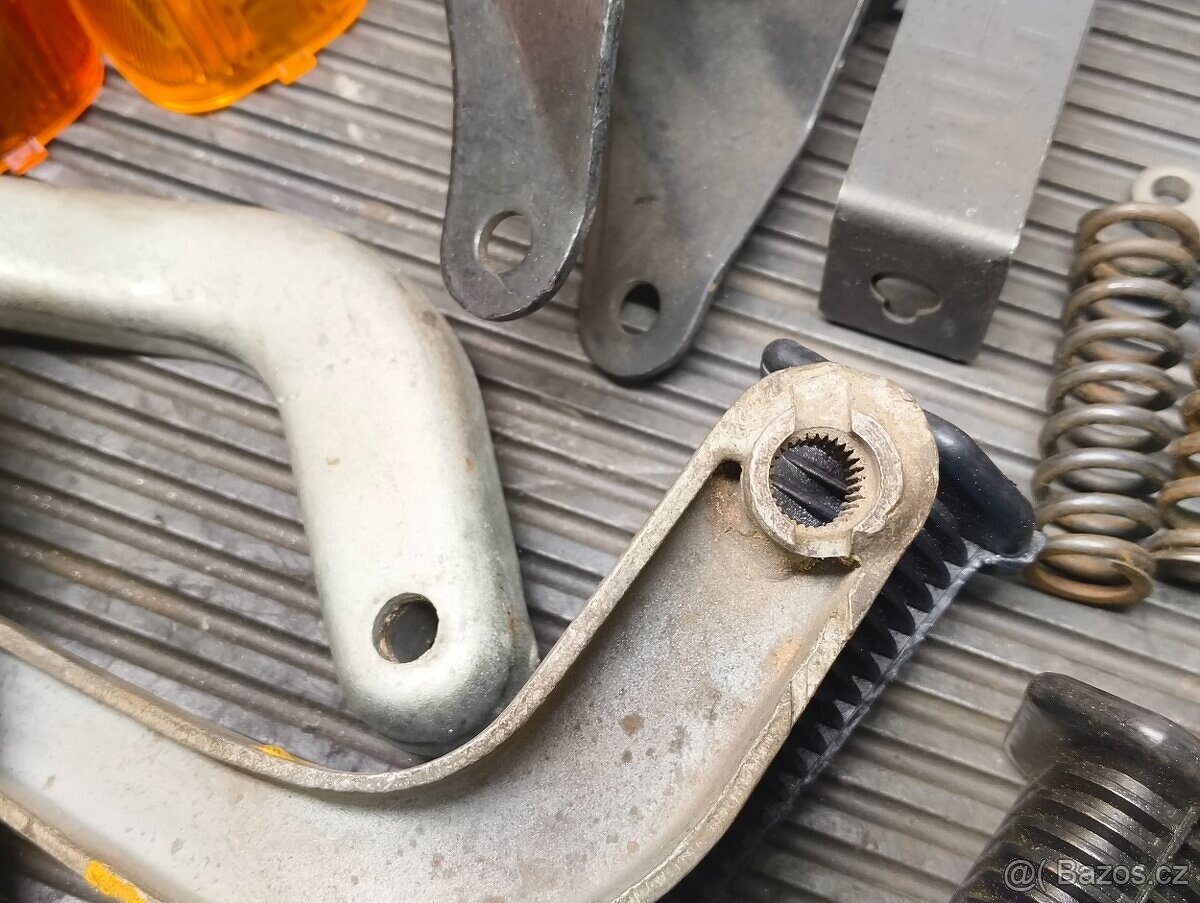 Nepoužité uloženkové originální díly ČZ 125 175 250 477 476 - 5