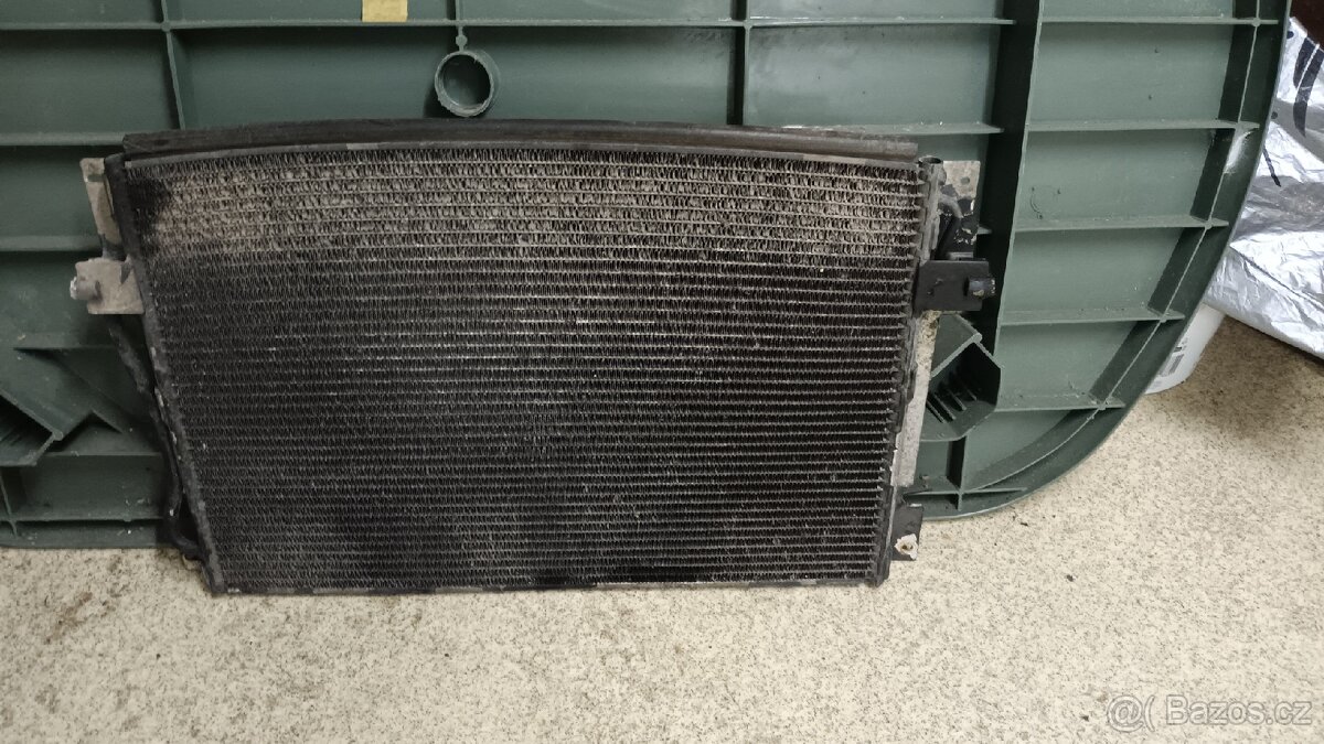 Volvo 850 2,5 TDI 103 kW chladič - 5