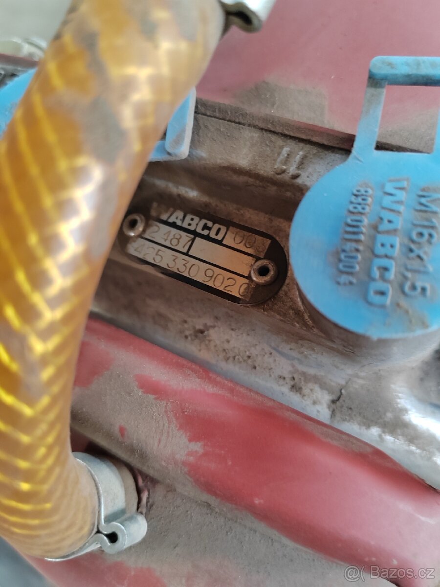 Bedna s díly na náklaďáky - 5