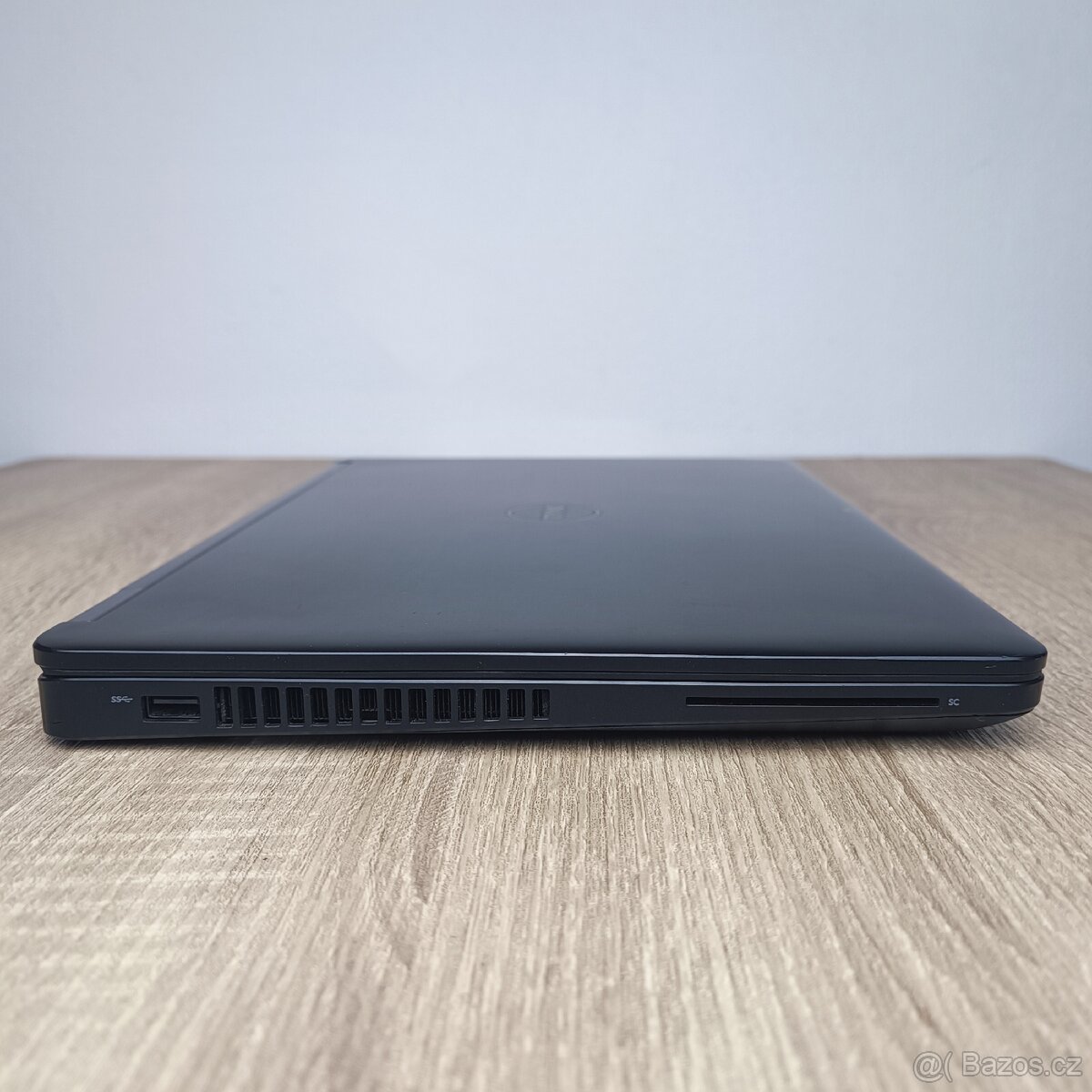 Výkonný Notebook Dell - 5