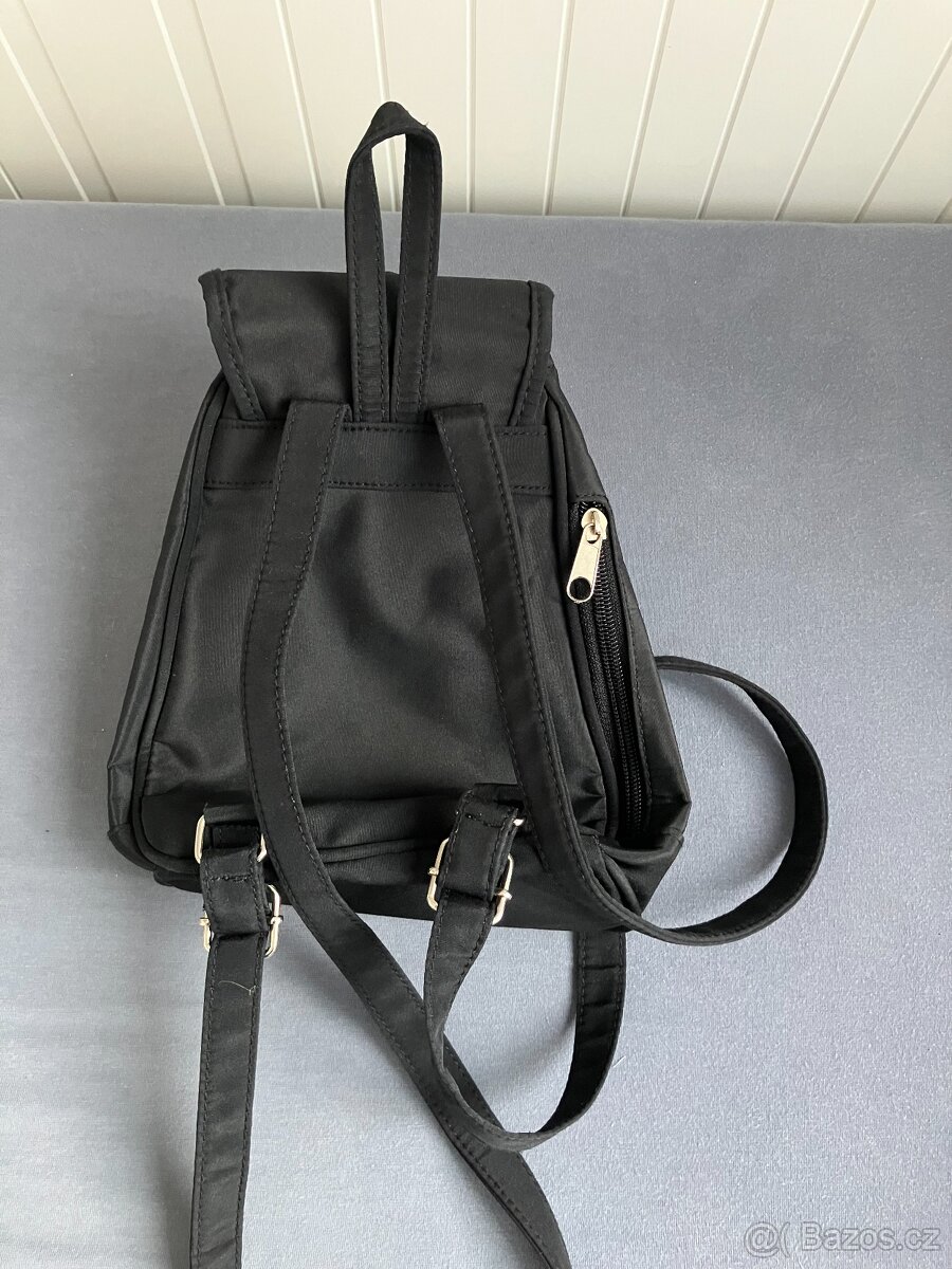 Černý batůžek se dvěma kapsami - 5
