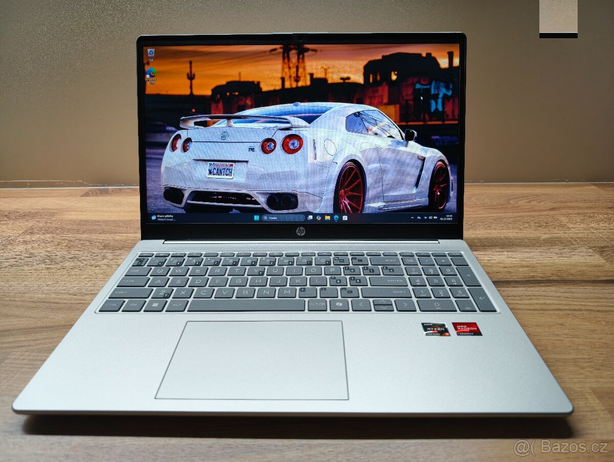 15,6" IPS_HP PAVILION 15_R3-5425U_8GB_256GB SSD_AMD - 5