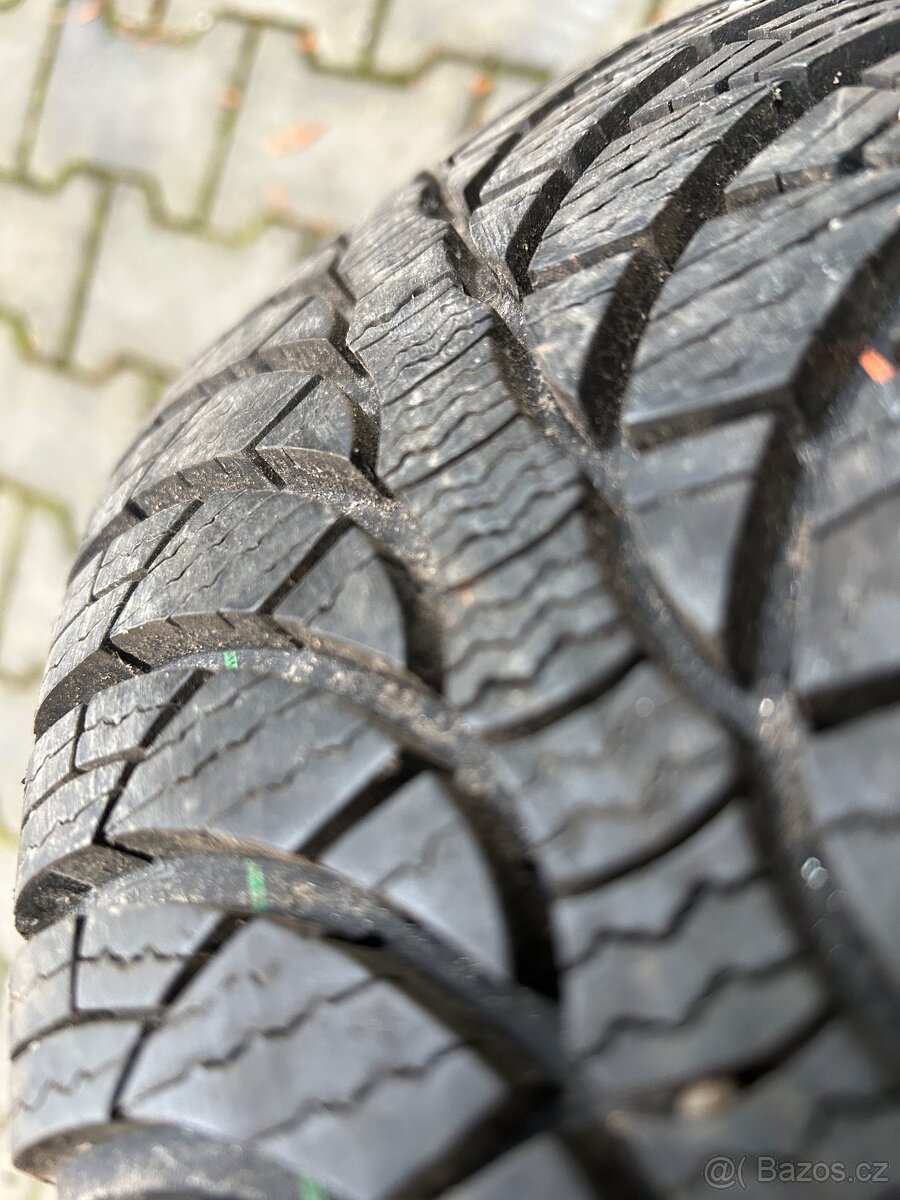 Dacia, Renault 15" - 5