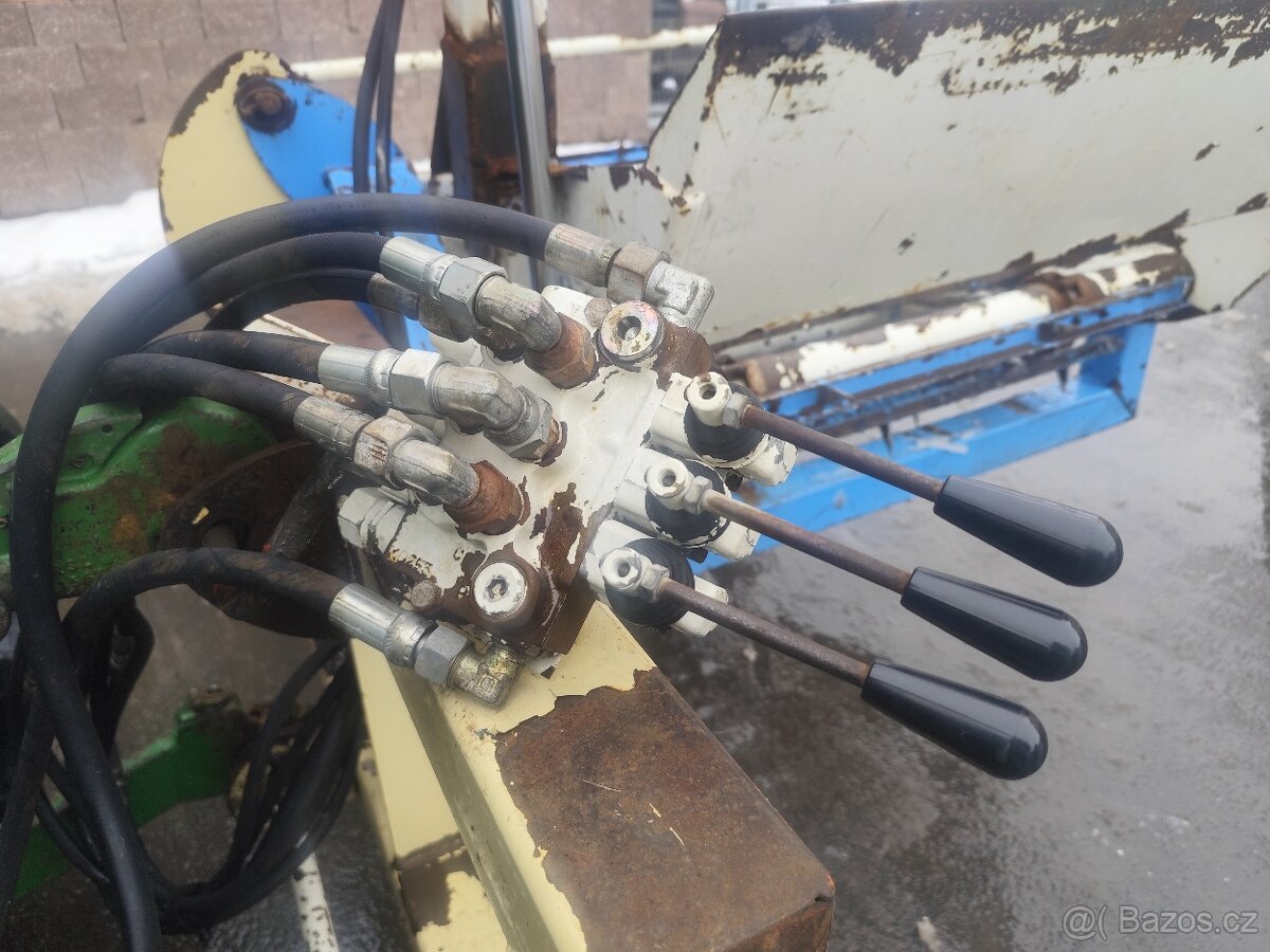 Rozvinovač balíků CALVET DB 2000 - 5