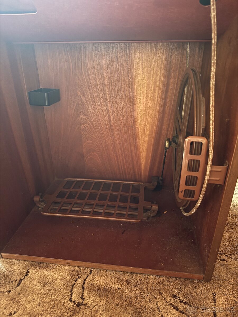 Prodám šicí stroj Minerva - 5