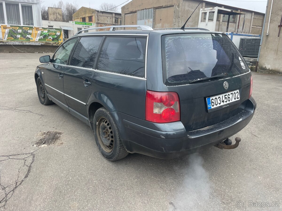 VW PASSAT 1.9TDI 96kW variant - 5