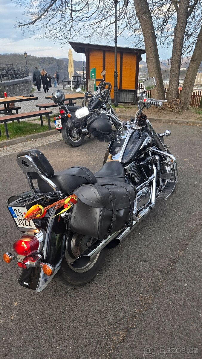 Suzuki Intruder - 5