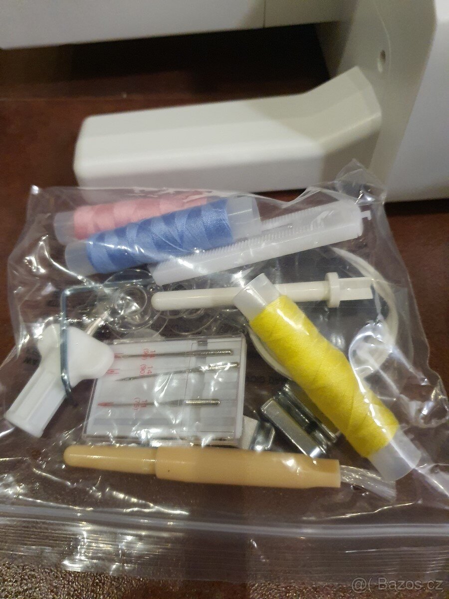 ŠICÍ STROJ, nový s krabicí, zaslání možné - 5