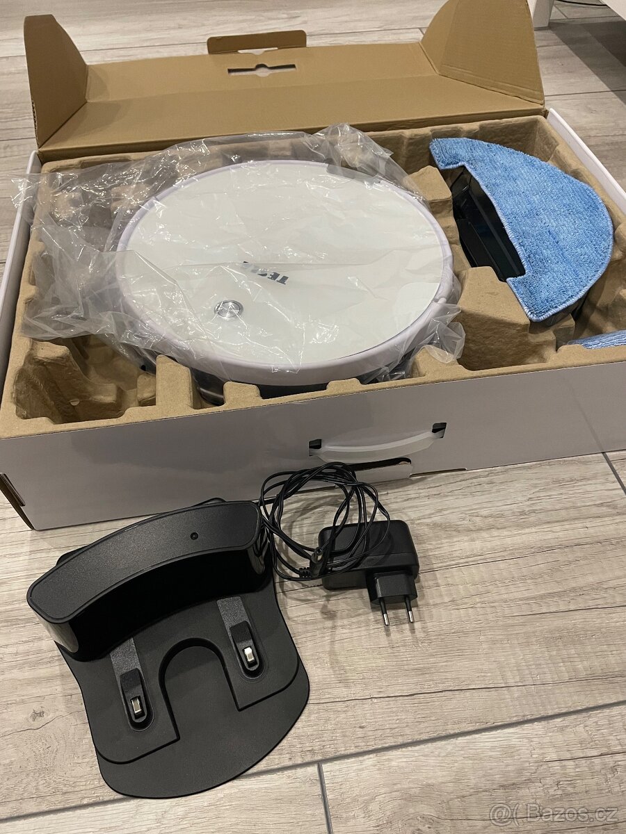 Tesla robotický vysavač - 5