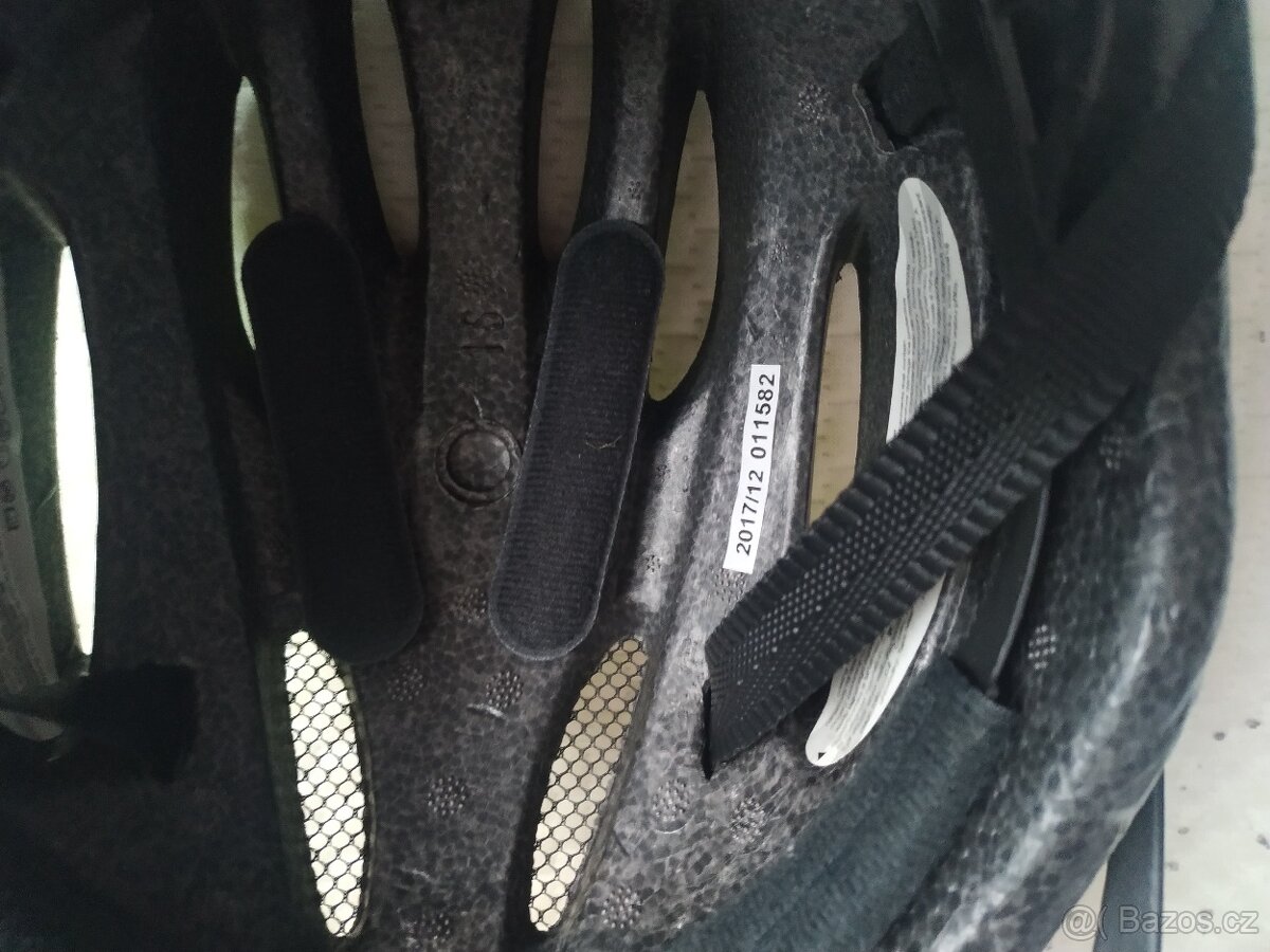 Dětská cyklohelma s LED světlem - 5