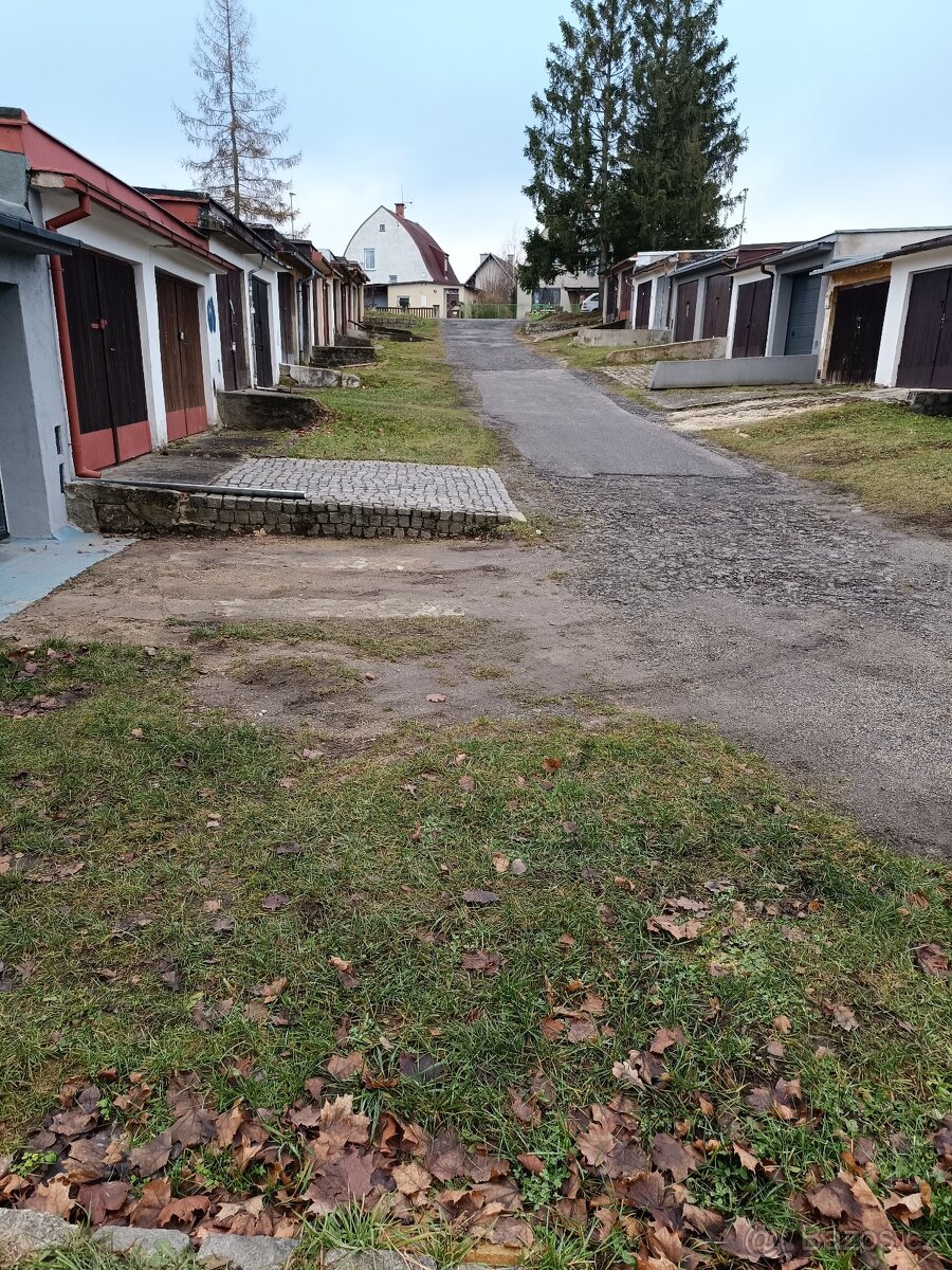 Pronájem garáže 20 m2 - 5