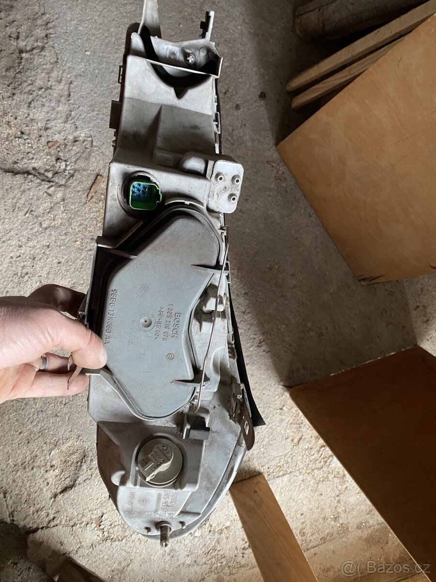 Světlomet ford mondeo - 5