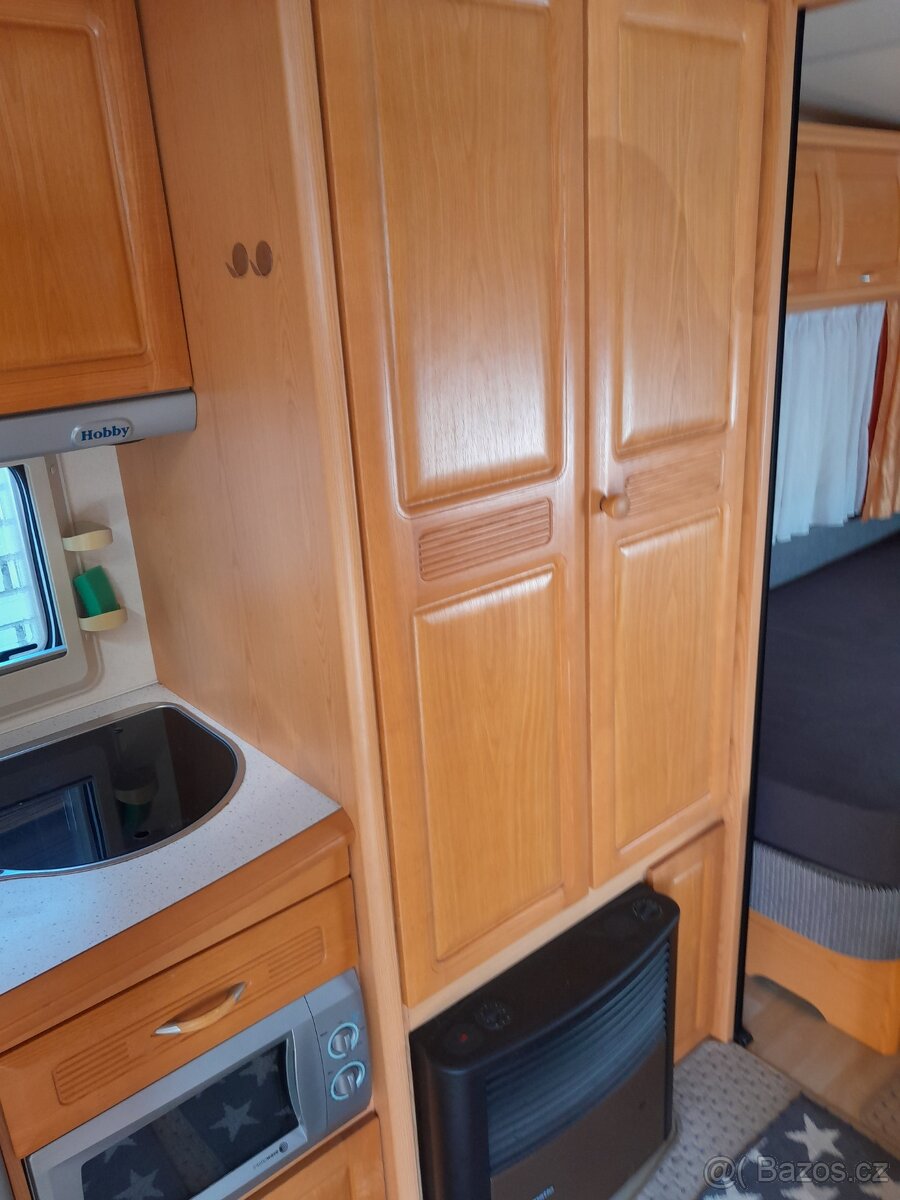 Prodám karavan Hobby 560 Excellent Easy s movery - 5
