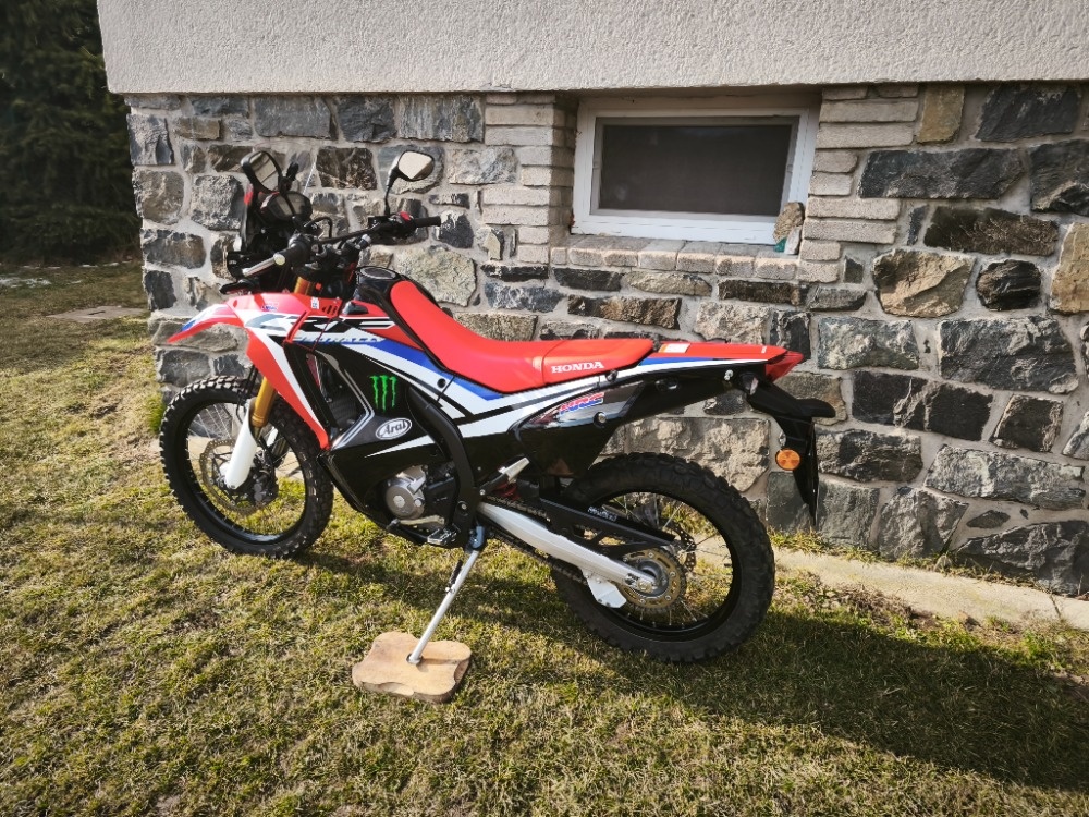 Honda CRF 250 Rally (2019) jako nová, 10tis.km, po servisu--