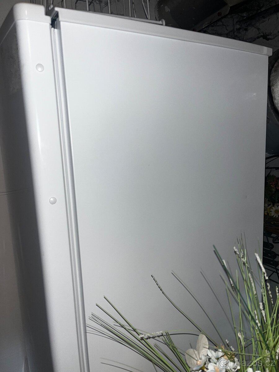 Candy Mrazák 64 L - 5