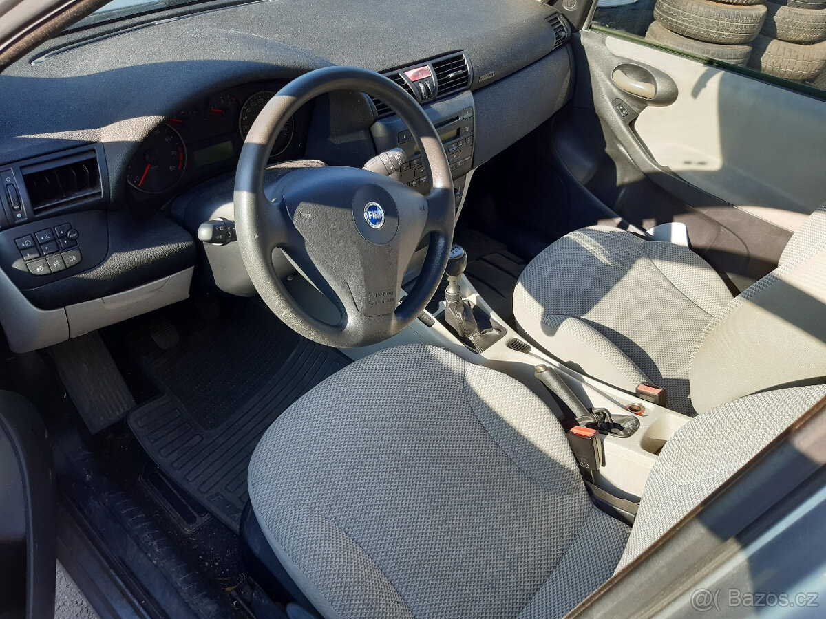 Fiat Stilo 1,6 16V 2003 - díly - 5