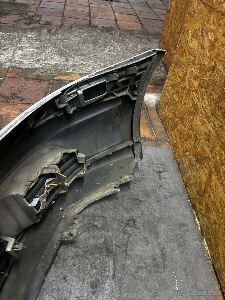 Predni naraznik Vw Golf 5 stribrny - 5