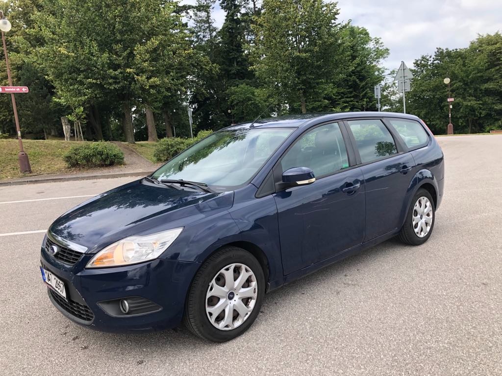Ford Focus 1.6 - - 5