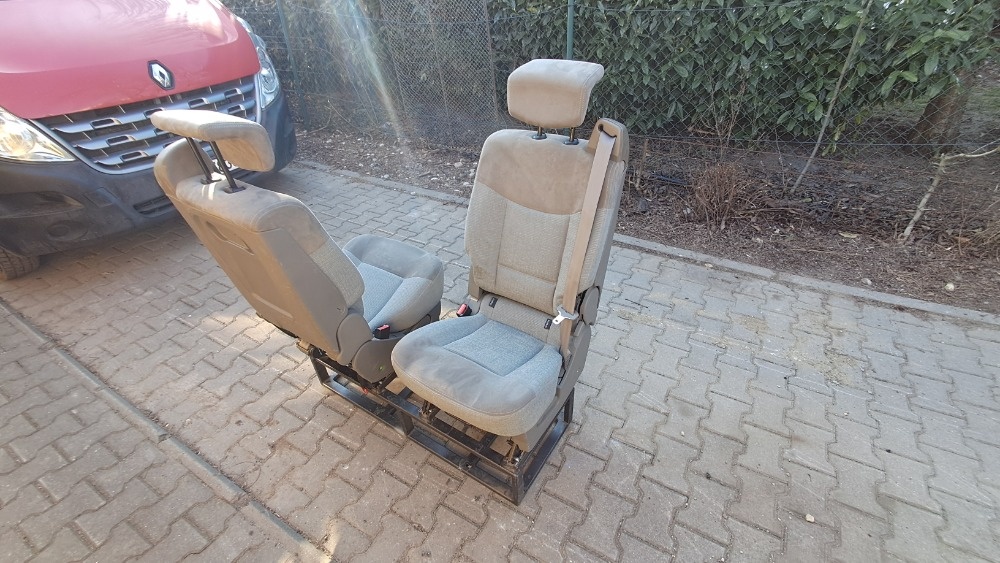 SEDALA DRUHÁ ŘADA VAN - 5
