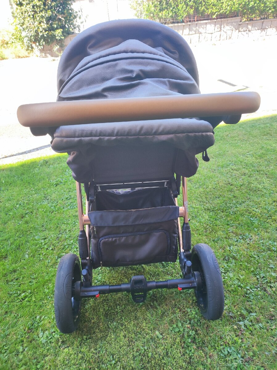 Kočárek + autosedačka - 5