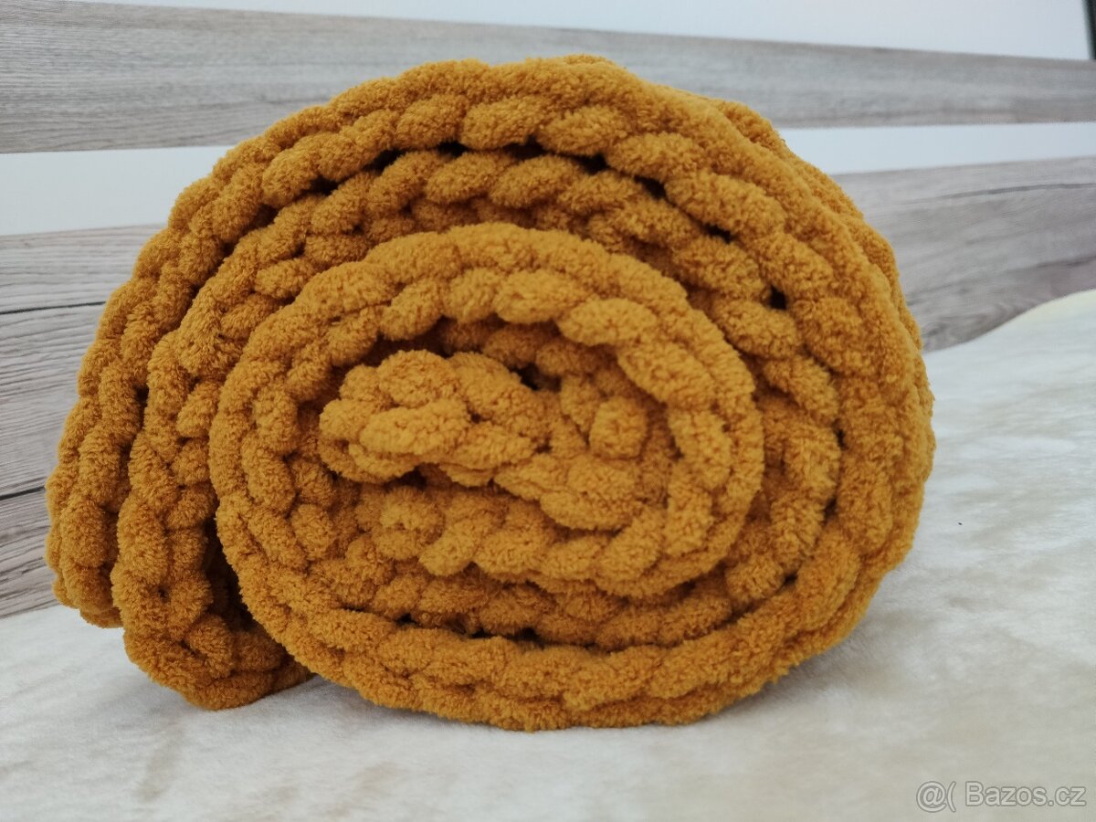 Pletená dětská deka hořčicová - 5