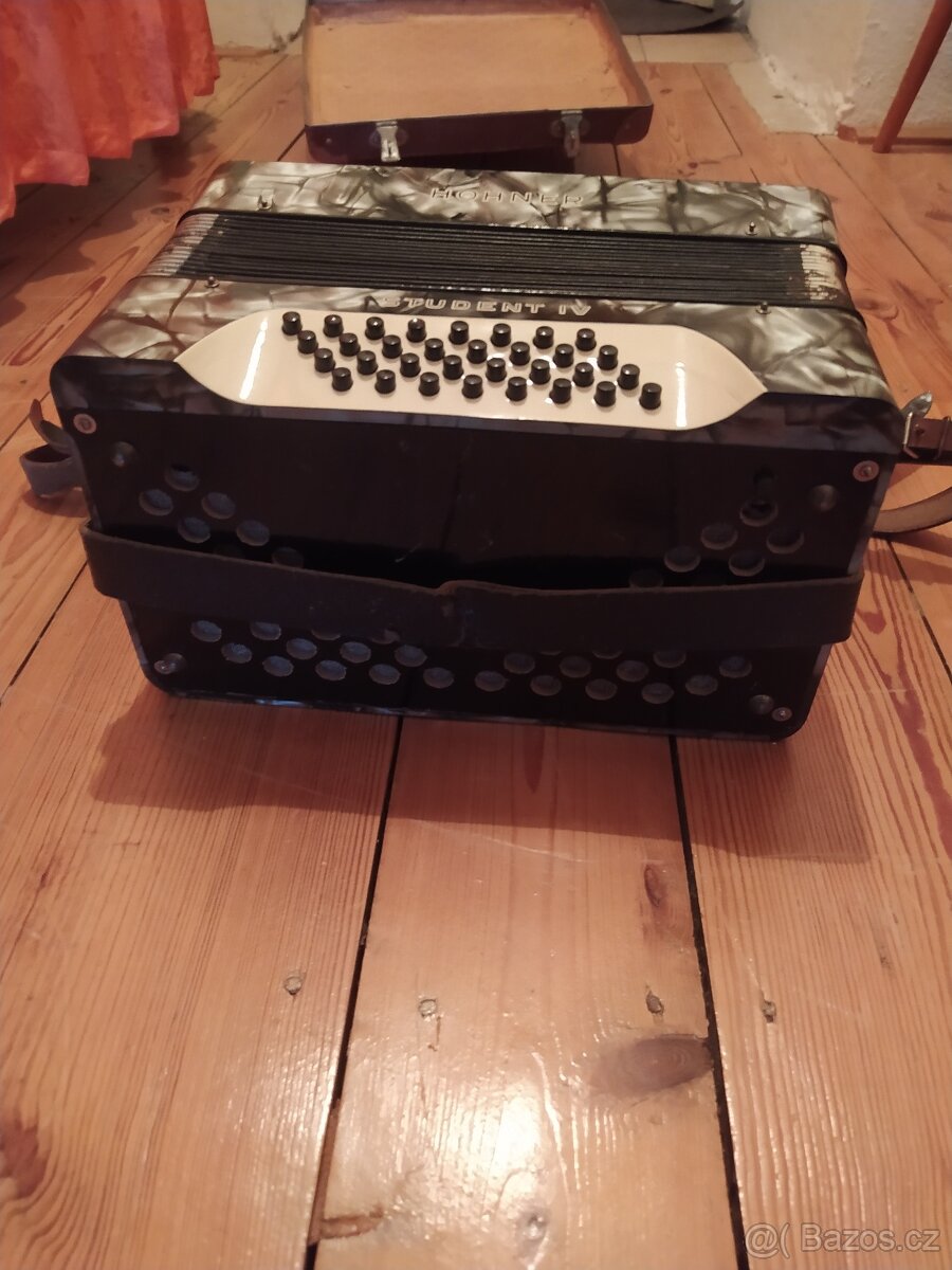 Akordeon/Tahací harmonika Hohner, Student IV - 5