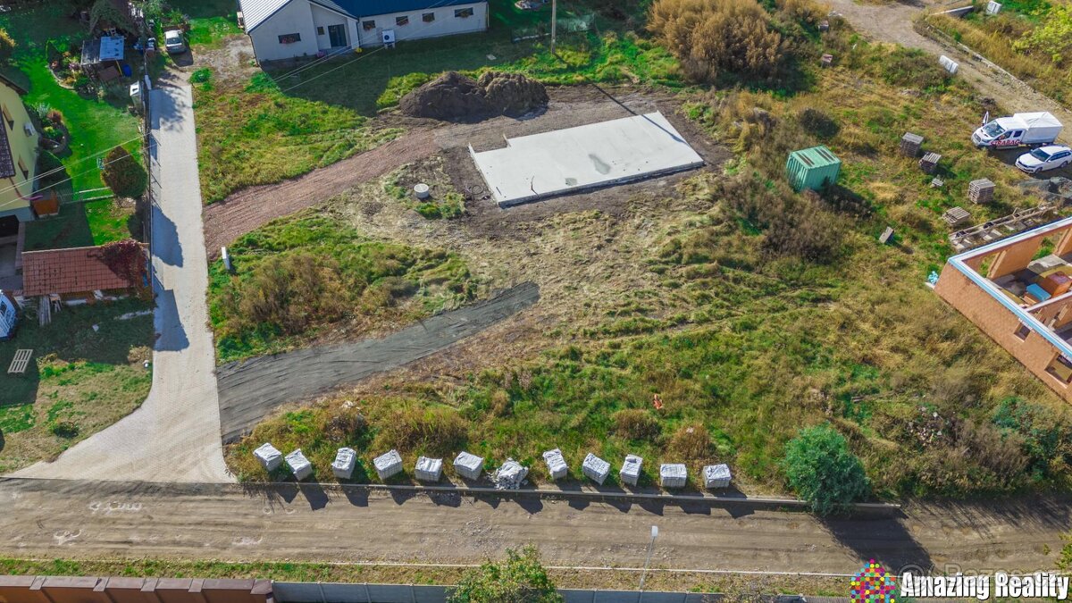 Prodej krásného stavebního pozemku v obci Nová Ves I u Kolín - 5