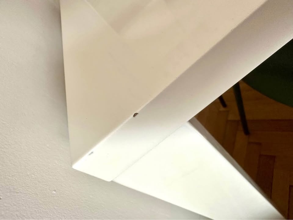 Bílý jídelní stůl - 5