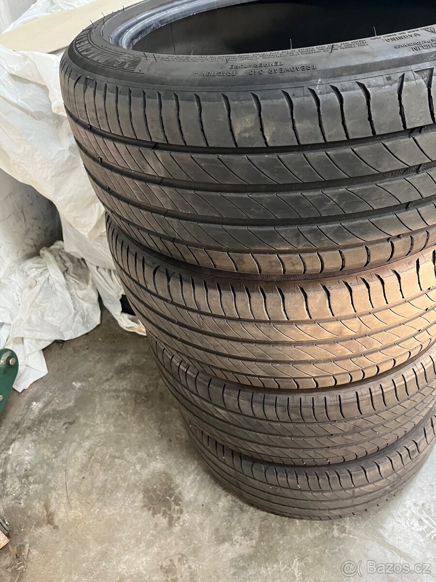 225/45 R17 - 5