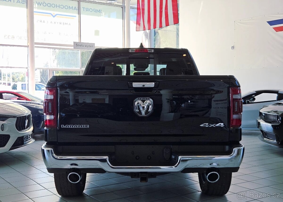 RAM 1500 5.7 Crew Cab Laramie