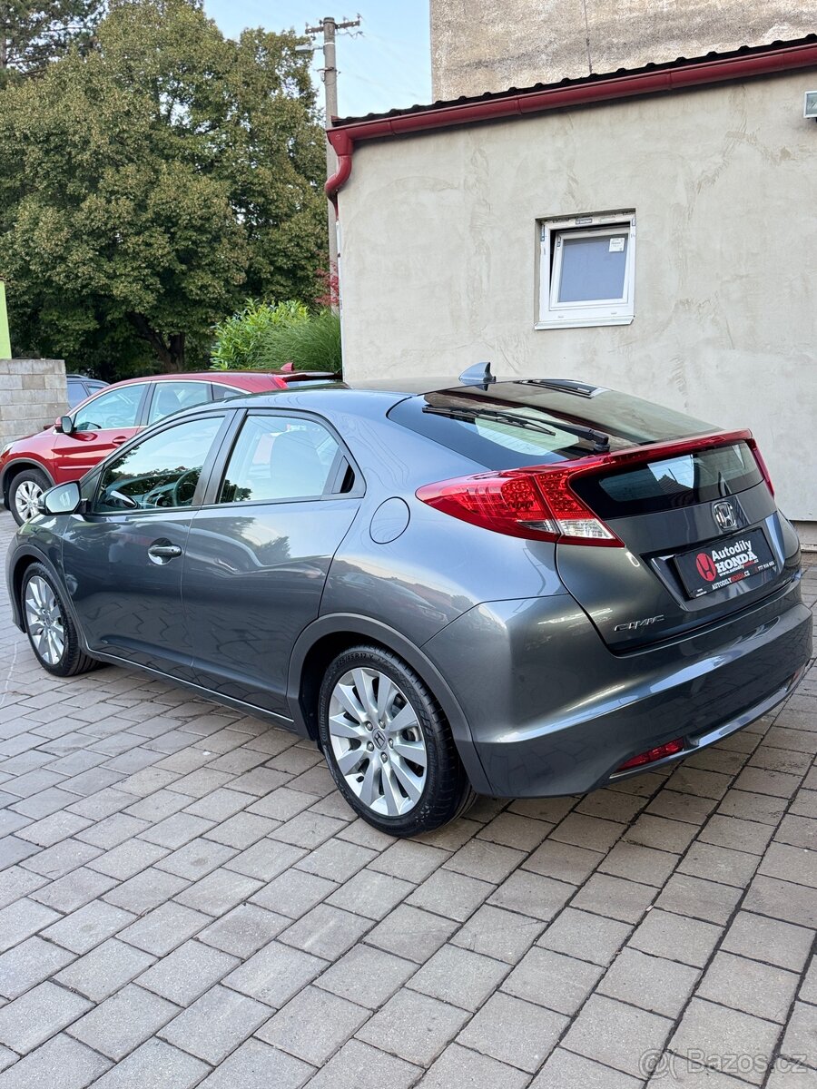 Honda Civic 9G pouhých 42 000 km, po Senior Majiteli - 5