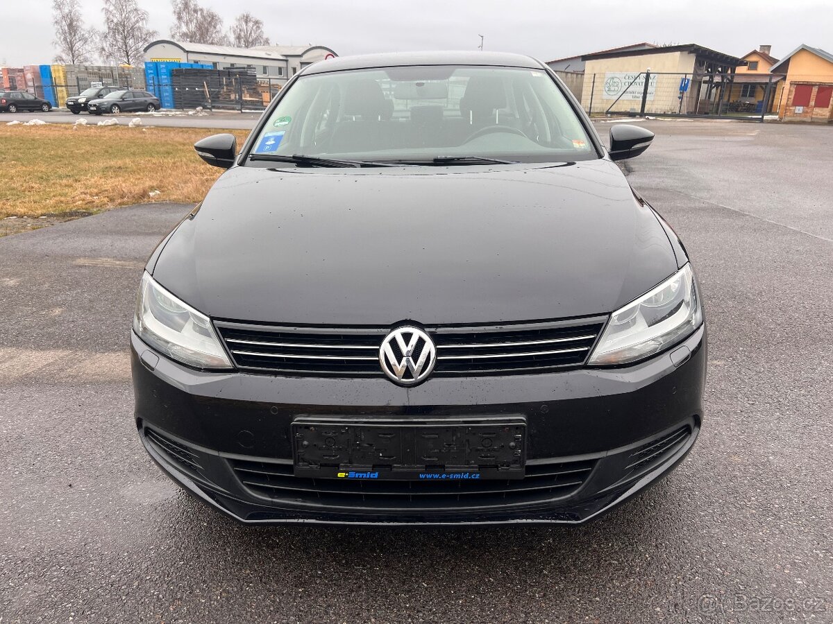 Volkswagen Jetta - 5