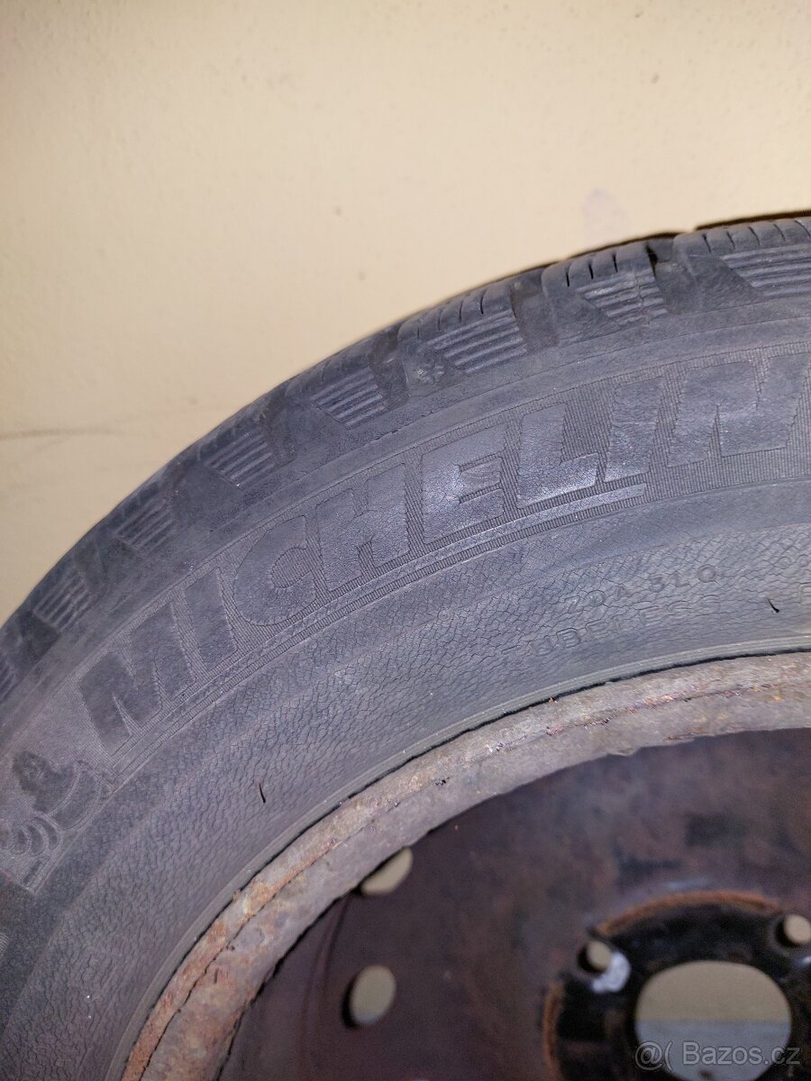 4× zimní 175/65 R14 Michelin + plechy - 5