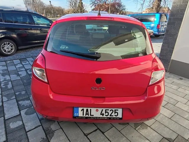 Renault Clio 1.2i 48kW 12/2009 - 5